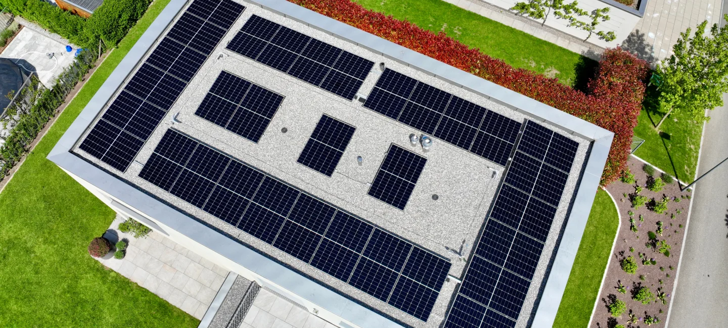 14 kWp Flachdachanlage inkl. E Auto Ladestation Neuenkirch